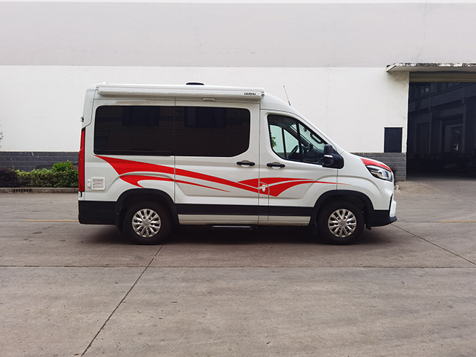 上汽大通V90短軸高（中）頂B型房車