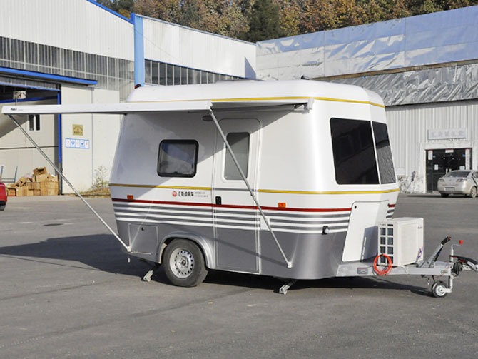4.4m拖掛式房車(chē)