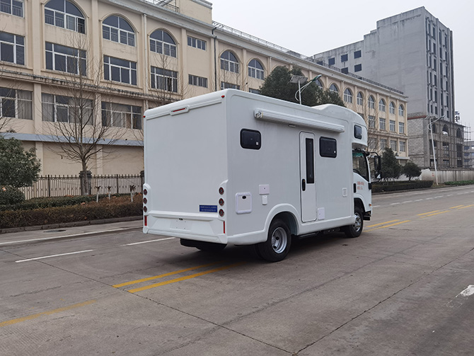 慶鈴五十鈴700P自動(dòng)擋房車