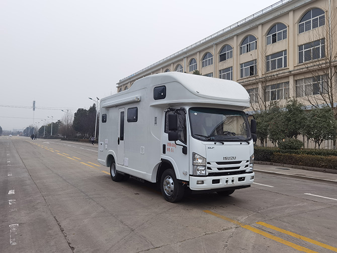 慶鈴五十鈴700P自動(dòng)擋房車