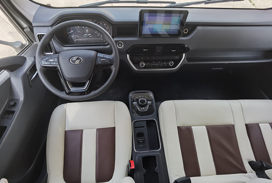 上汽躍進(jìn)H500輕卡平頭自動擋房車駕駛室 上汽躍進(jìn)H500輕卡平頭自動擋房車駕駛室