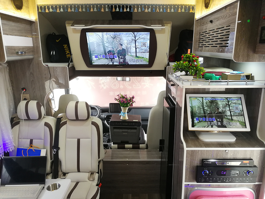 上汽躍進(jìn)H500輕卡平頭自動擋房車-后橫床1 上汽躍進(jìn)H500輕卡平頭自動擋房車-后橫床1