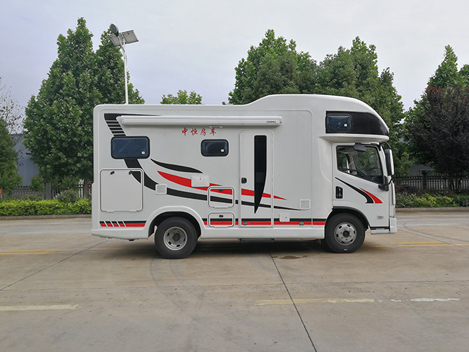 上汽躍進(jìn)H500輕卡平頭自動擋房車