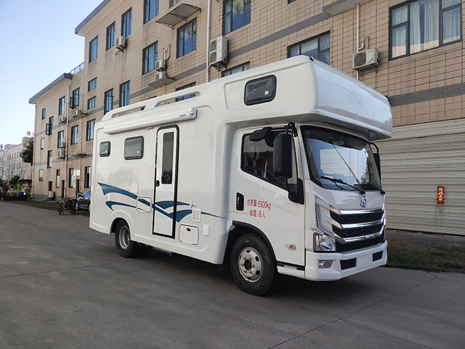 上汽躍進(jìn)H500輕卡平頭自動擋房車