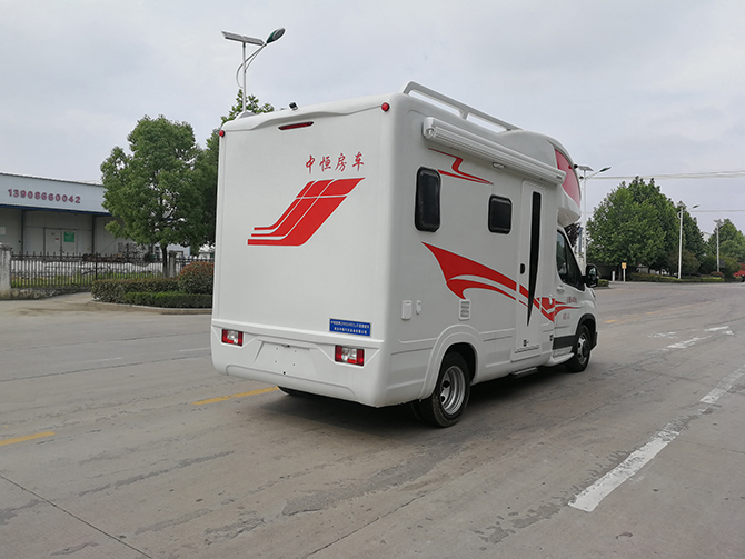 上汽大通V90C型房車