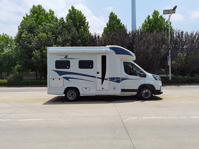 上汽大通V90小額頭C型房車