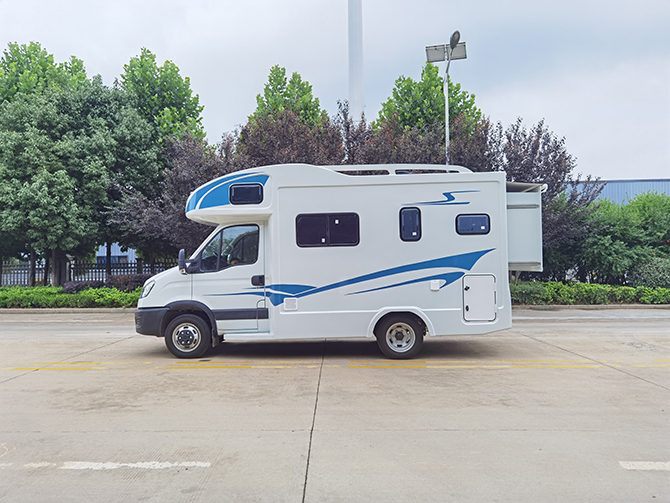 依維柯歐勝單拓展C型房車