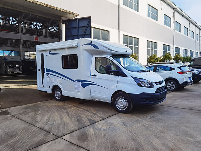 福特新全順小額頭C型房車