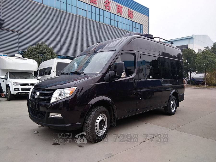 東風(fēng)御風(fēng)長軸高頂B型房車自動擋外觀二 東風(fēng)御風(fēng)長軸高頂B型房車自動擋外觀二