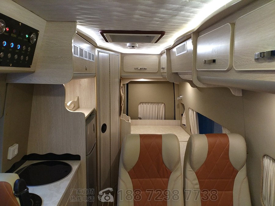 福特全順V348長(zhǎng)軸高頂B型房車3 福特全順V348長(zhǎng)軸高頂B型房車3