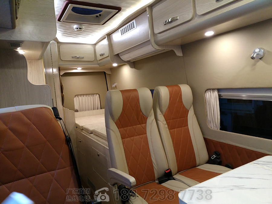 福特全順V348長(zhǎng)軸高頂B型房車4 福特全順V348長(zhǎng)軸高頂B型房車4