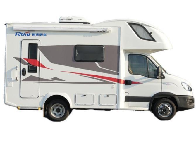 依維柯歐勝C型后廚衛(wèi)大額頭房車